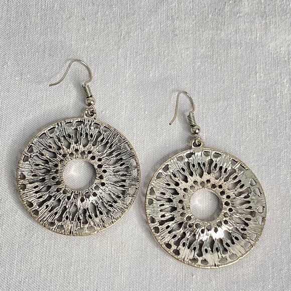 Silver Tone Dangle Drop Earrings Blue Stone Studded Pinwheel Pattern - Picture 7 of 9